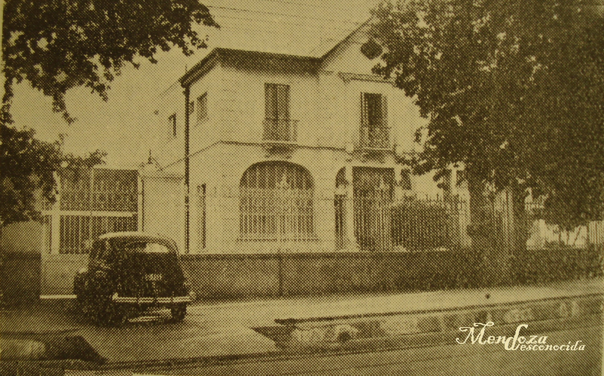 Así lucía la Clínica Landi en 1952. Se lo conocía como Así lucía la Clínica Landi en 1952. Se lo conocía como