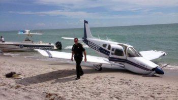 Una avioneta aterrizó de emergencia en una playa de Florida y aplastó y mató a un hombre que tomaba sol