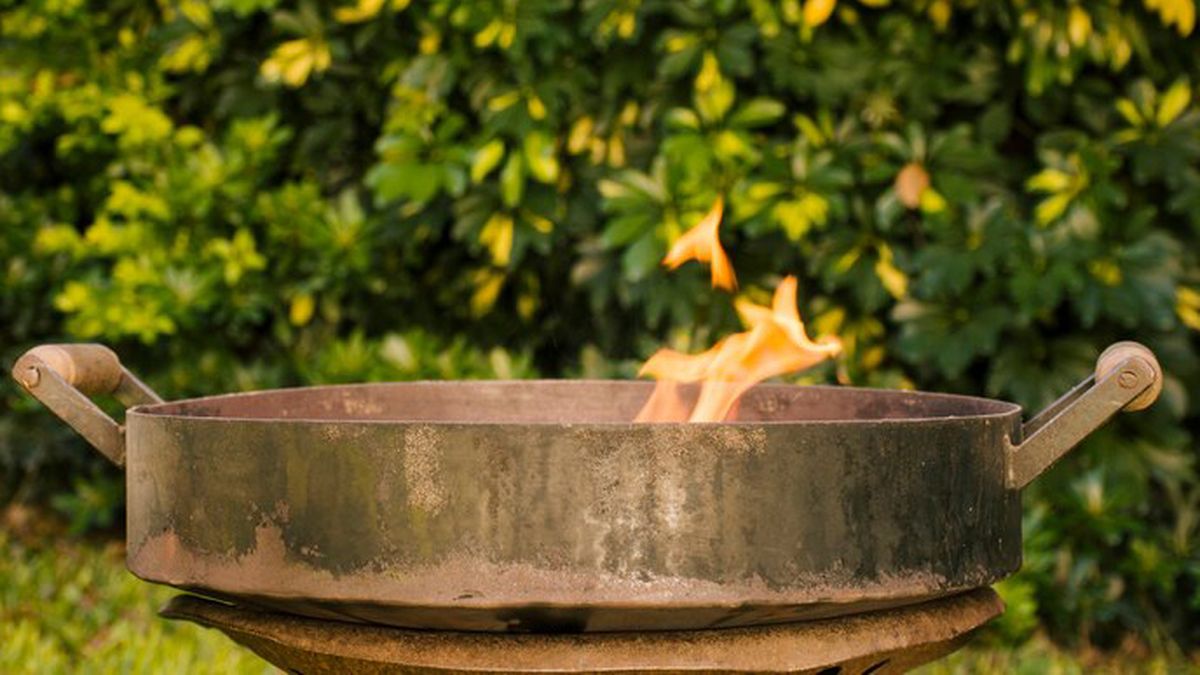 Cualquier recipiente donde quemar los elementos es bueno para el ritual. Cualquier recipiente donde quemar los elementos es bueno para el ritual.