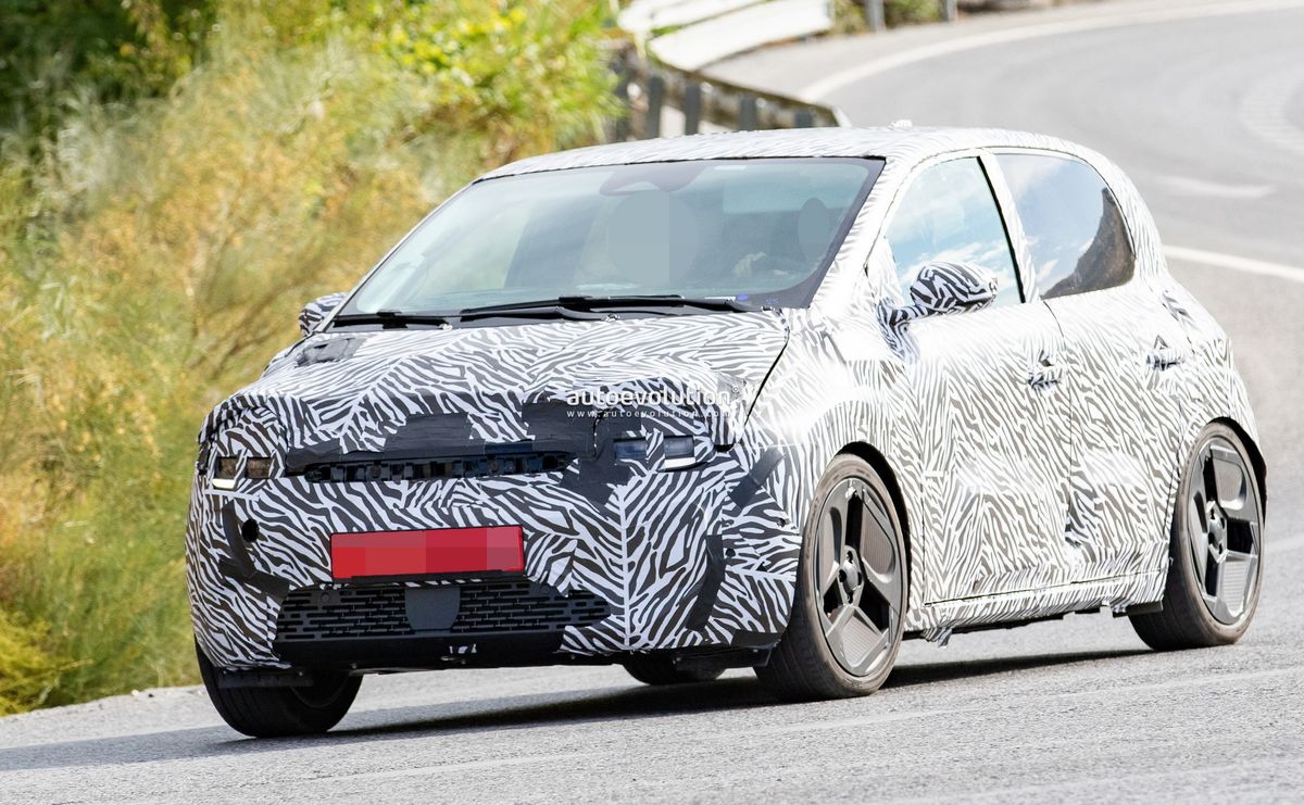 El nuevo Twingo tiene líneas que lo hacen recordar al modelo que se fabricaba en los '90. El nuevo Twingo tiene líneas que lo hacen recordar al modelo que se fabricaba en los '90.