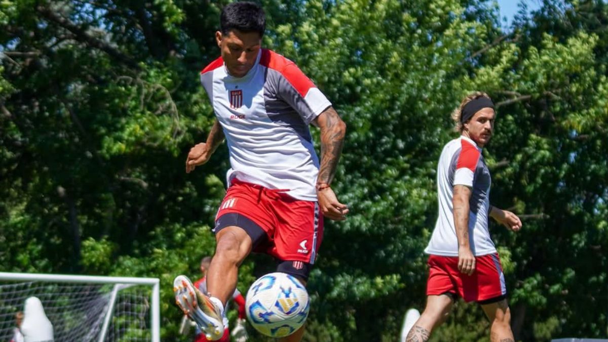 Enzo Pérez y su derecha mágica. Desde Estudiantes de La Plata subieron fotos del ensayo de este miércoles y elogiaron al mendocino.