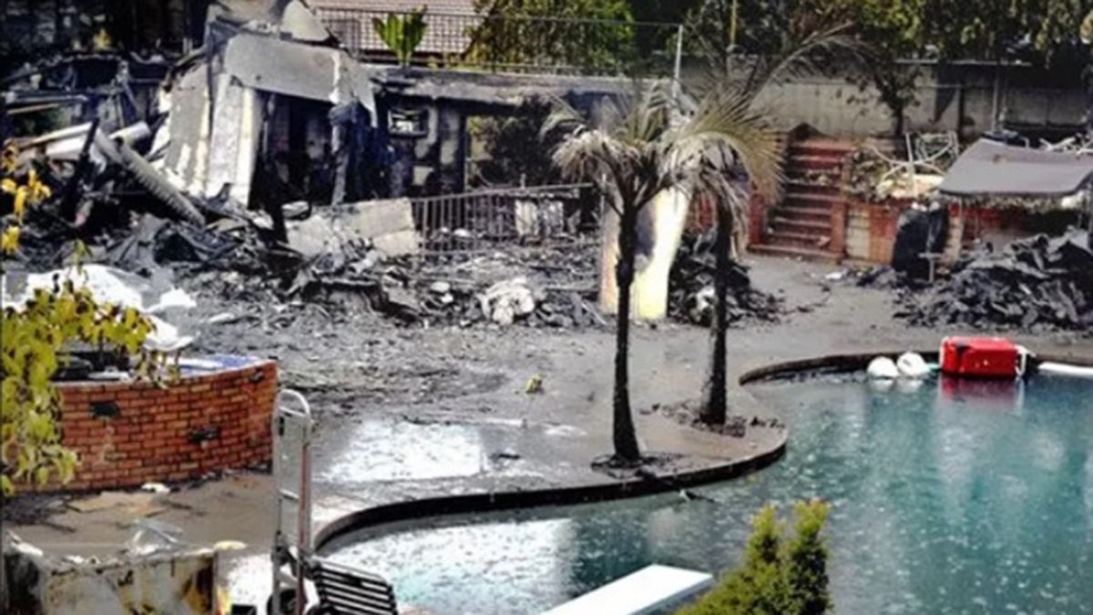 Luego de asesinar a su exesposa y otros familiares, Bruce Jeffrey Pardo incendió la casa. Luego se fue del lugar y se suicidó Luego de asesinar a su exesposa y otros familiares, Bruce Jeffrey Pardo incendió la casa. Luego se fue del lugar y se suicidó