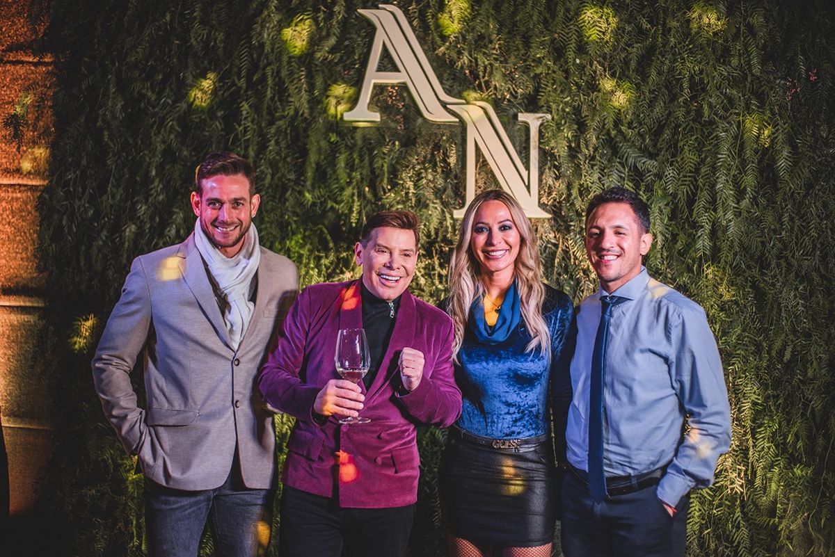 La fiesta contó con la presencias de varios invitados especiales.