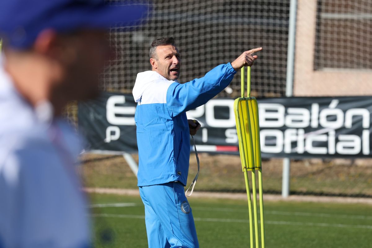 Ribonetto fue anunciado como nuevo DT y se puso a trabajar.