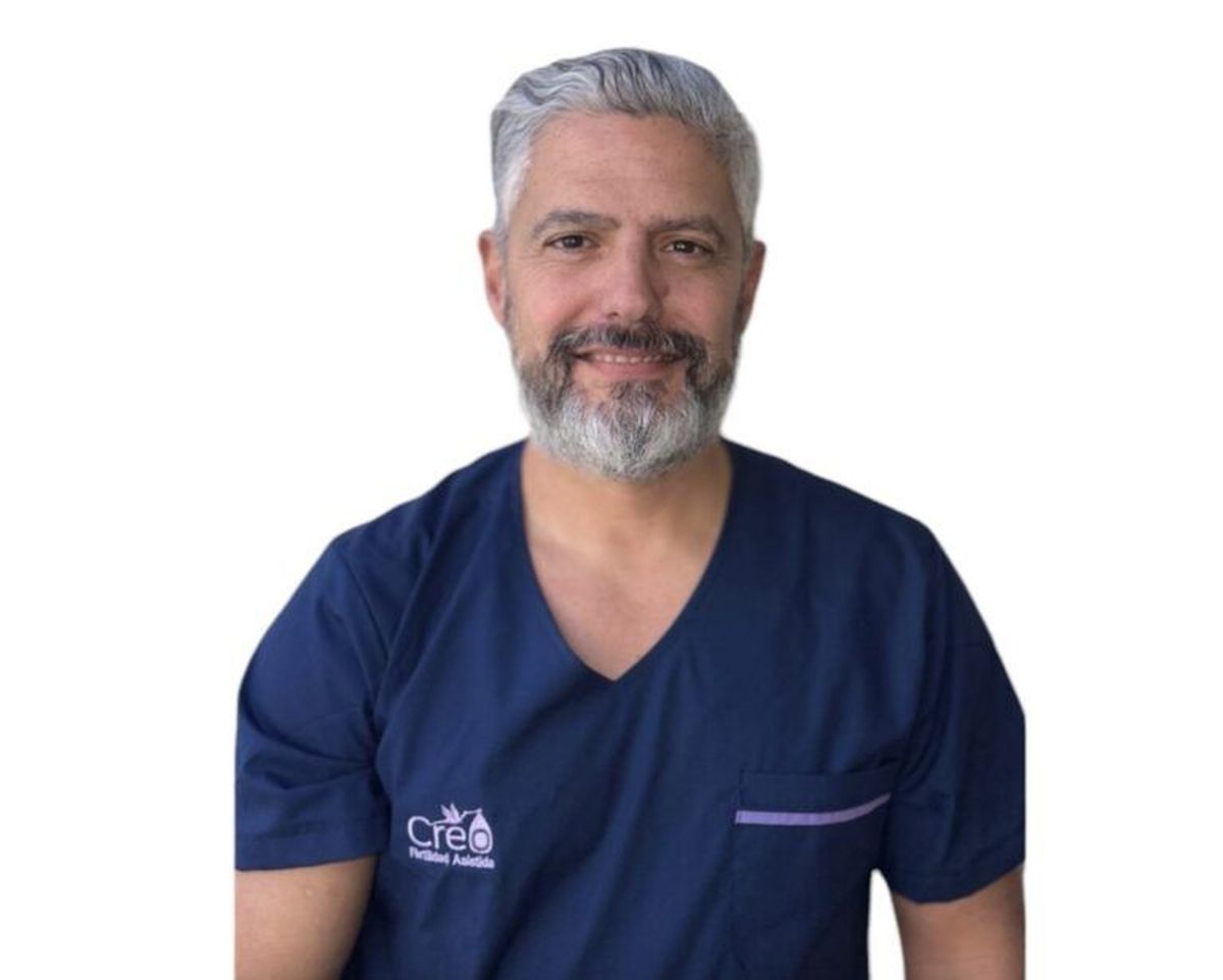 Juan Manuel Olivares es médico urólogo y andrólogo, socio fundador y director ejecutivo de la clínica de fertilidad CREO. Juan Manuel Olivares es médico urólogo y andrólogo, socio fundador y director ejecutivo de la clínica de fertilidad CREO.