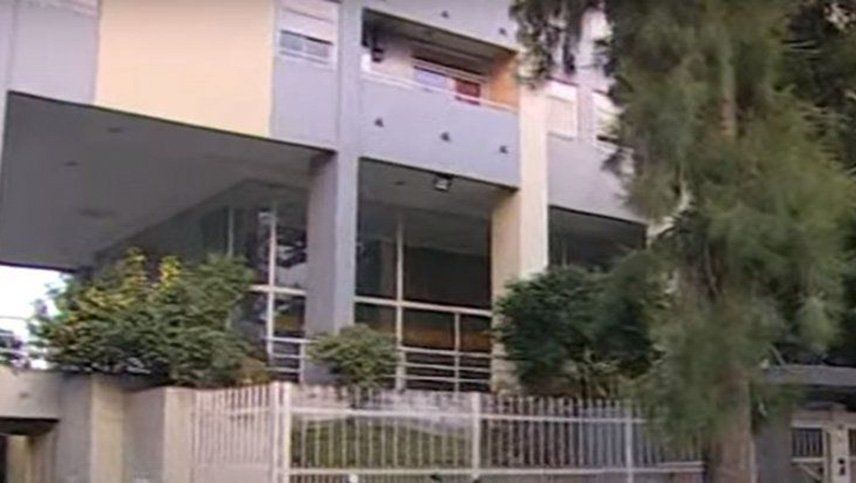 Hallaron a un empleado de una financiera asesinado y atado en su departamento