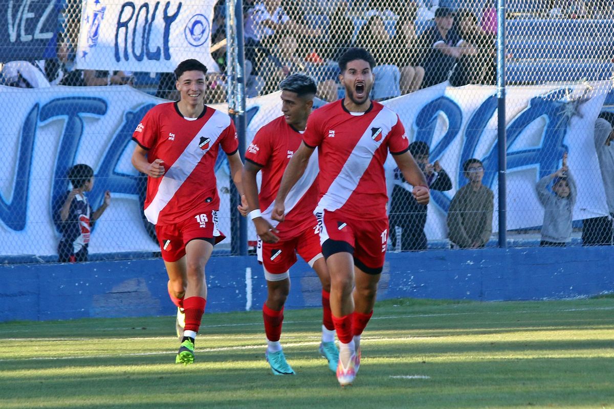 Matía Viguet marcó el primer gol del Deportivo Maipú en el torneo. Matía Viguet marcó el primer gol del Deportivo Maipú en el torneo.