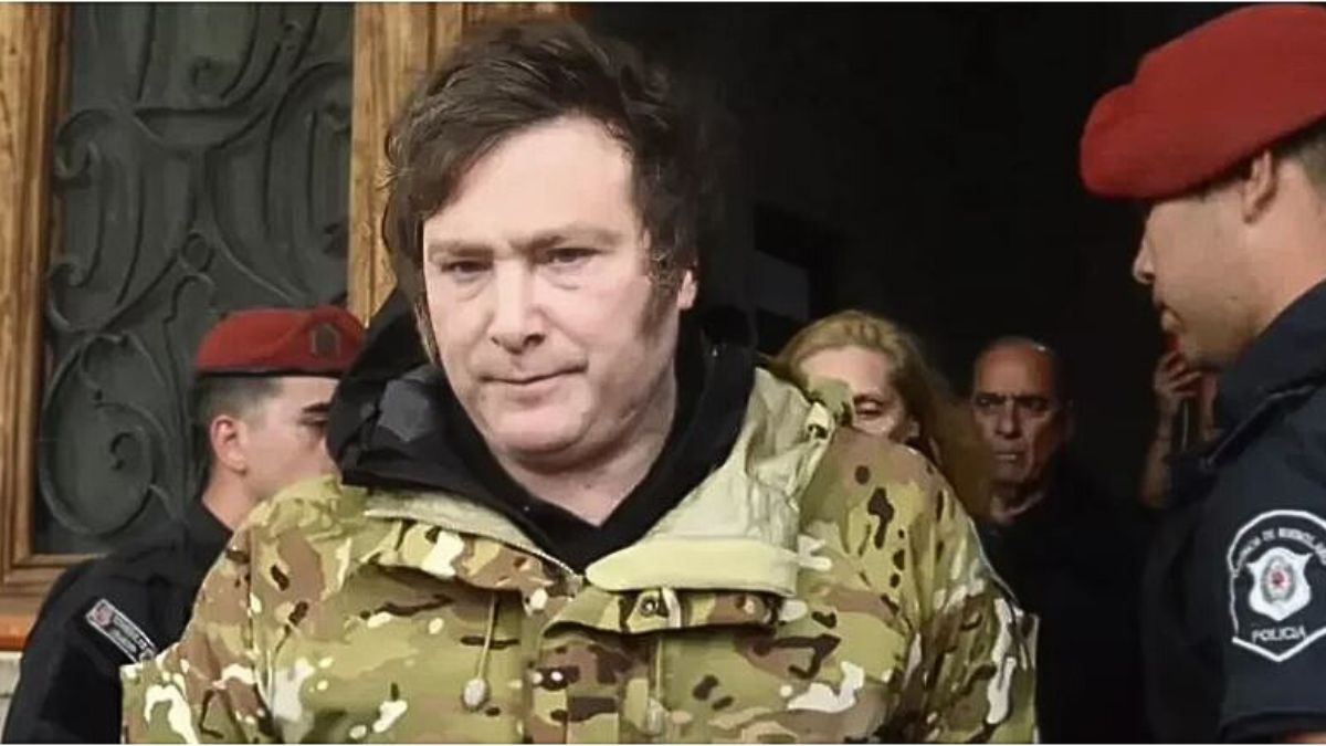 Javier Milei llegó este miércoles a Bahía Blanca y luego anunció que destinará $200.000 millones para asistir a los damnificados.