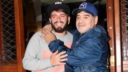 Diego Maradona y Diego Junior jugaron su primer partido de fútbol tras el reencuentro