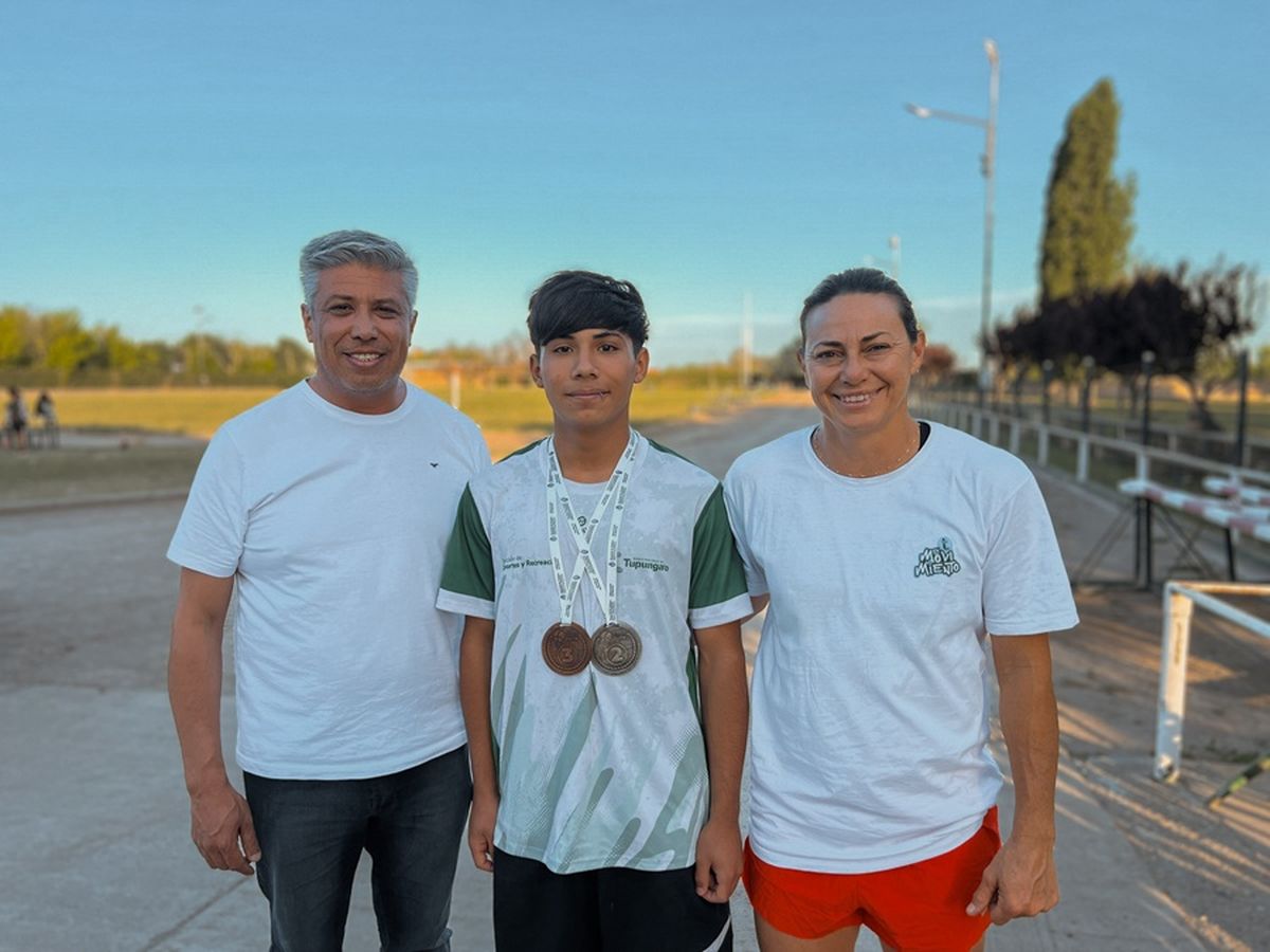 J&oacute;venes tupungatinos destacados en los Juegos Evita 2025.