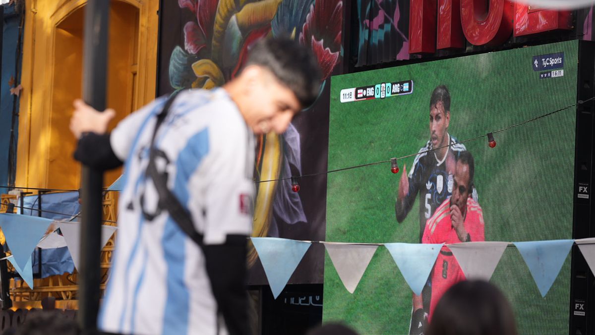 La final del Mundial entre Argentina y España ya comenzó a modificar la rutina de Mendoza. La final del Mundial entre Argentina y España ya comenzó a modificar la rutina de Mendoza.