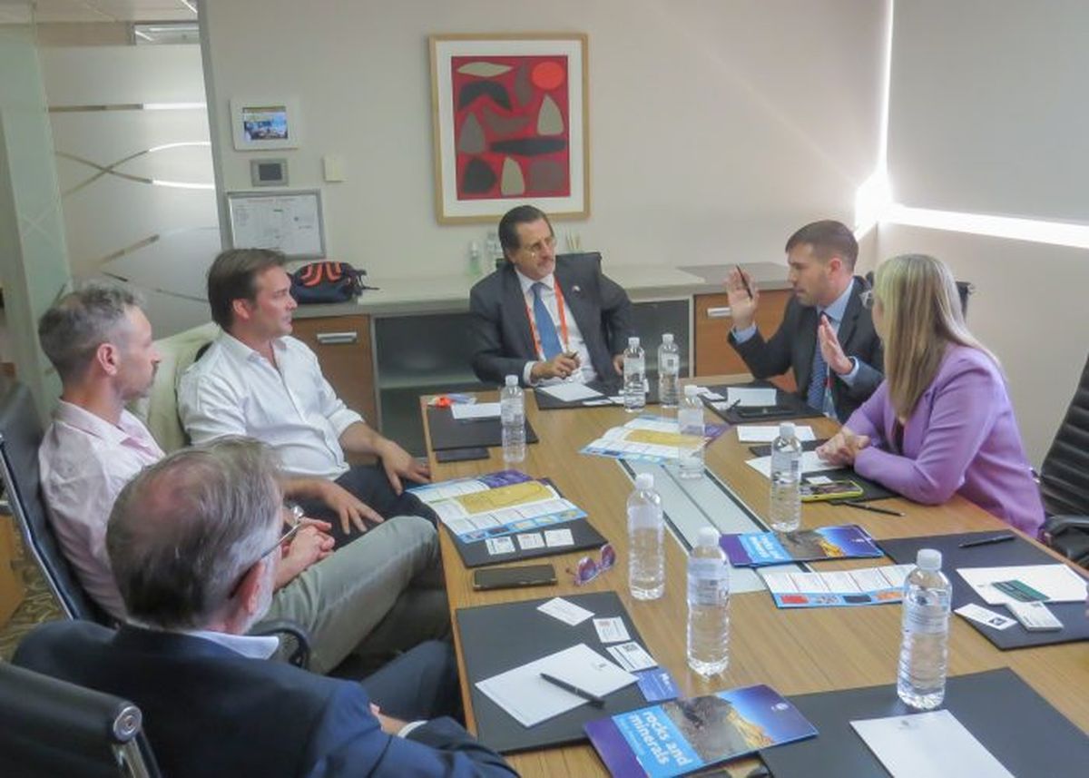 Una de las reuniones de la delegación mendocina en Australia. Una de las reuniones de la delegación mendocina en Australia.