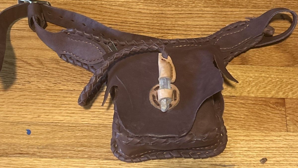 La riñonera es perfecta para llevar pequeñas cosas, pero las más necesarias, como la billetera y el celular. La riñonera es perfecta para llevar pequeñas cosas, pero las más necesarias, como la billetera y el celular. 