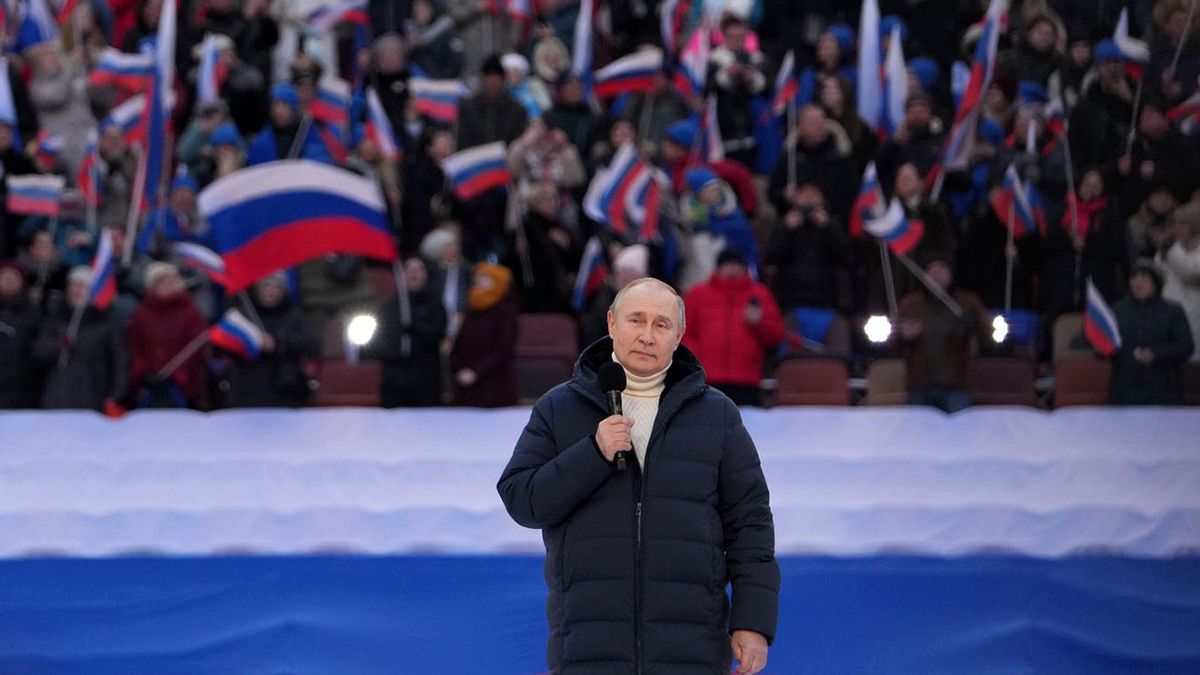 La imagen de Putin creció entre los rusos con la guerra Rusia - Ucrania.