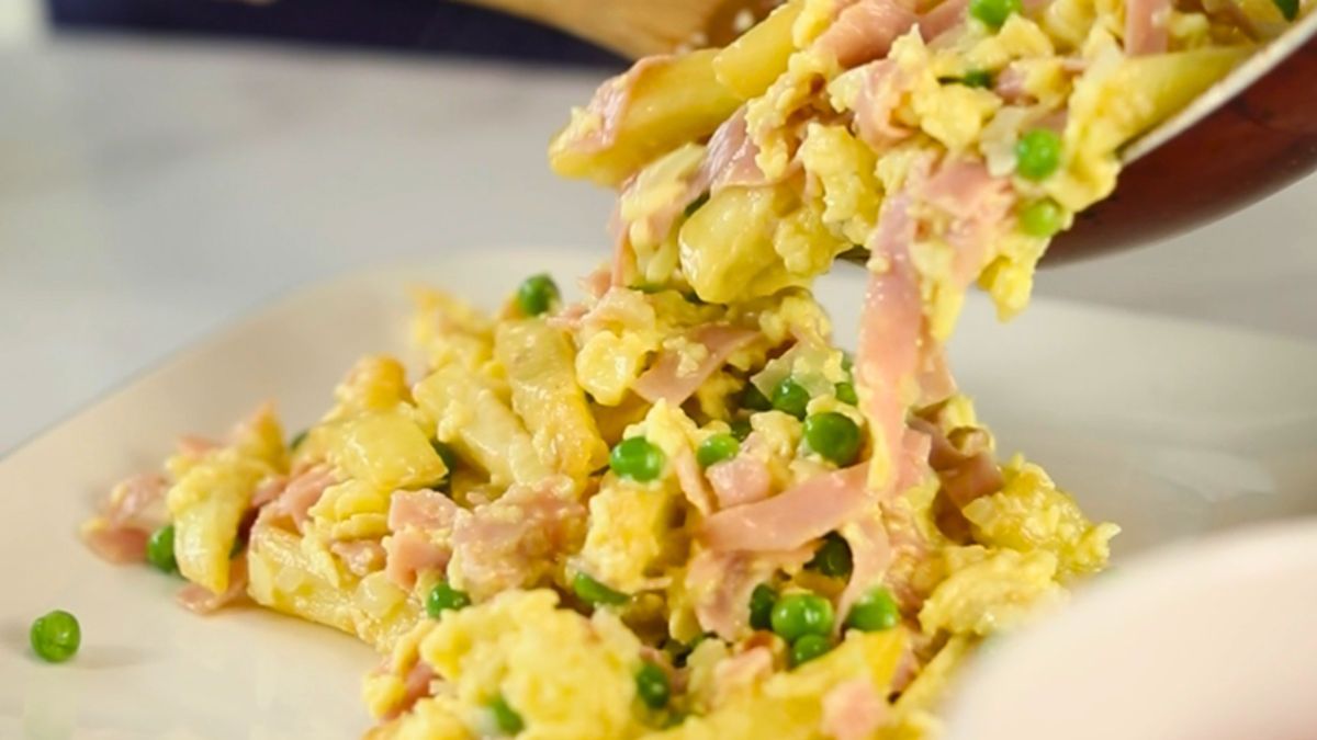 Cómo hacer revuelto Gramajo en 25 minutos: la receta con papas, huevo y jamón para chuparse los dedos