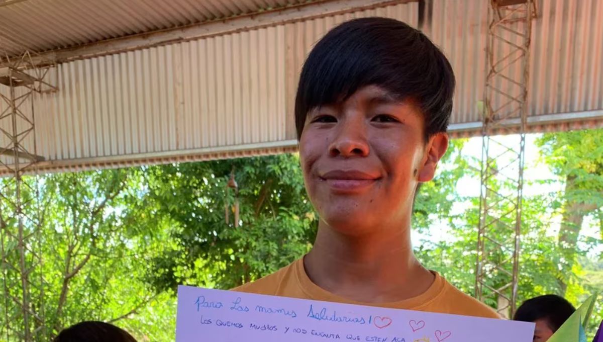 Recorre dos kilómetros a pie en Misiones para llegar al colegio y sueña con estudiar Bioquímica