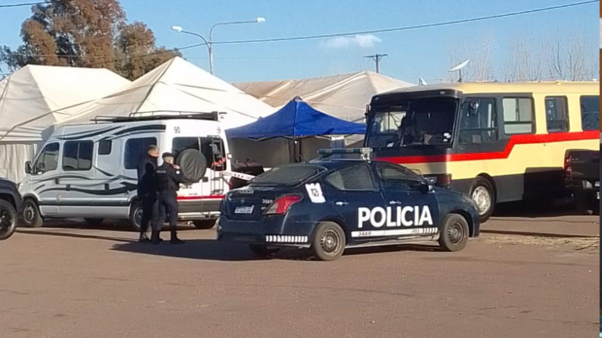 Hubo un gran movimiento de policías y ambulancias en el autódromo de San Martín por un hombre que murió mientras dormía. Hubo un gran movimiento de policías y ambulancias en el autódromo de San Martín por un hombre que murió mientras dormía.