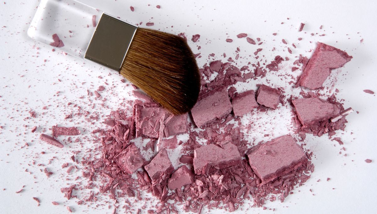 Si tienes maquillaje roto y vencido, aprendé a reciclarlo de una forma creativa