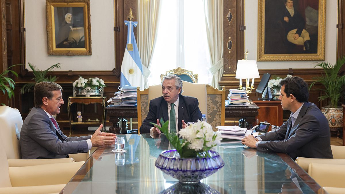 Suarez junto al presidente Alberto Fernández y el ministro del Interior de la Nación, Eduardo Suarez junto al presidente Alberto Fernández y el ministro del Interior de la Nación, Eduardo