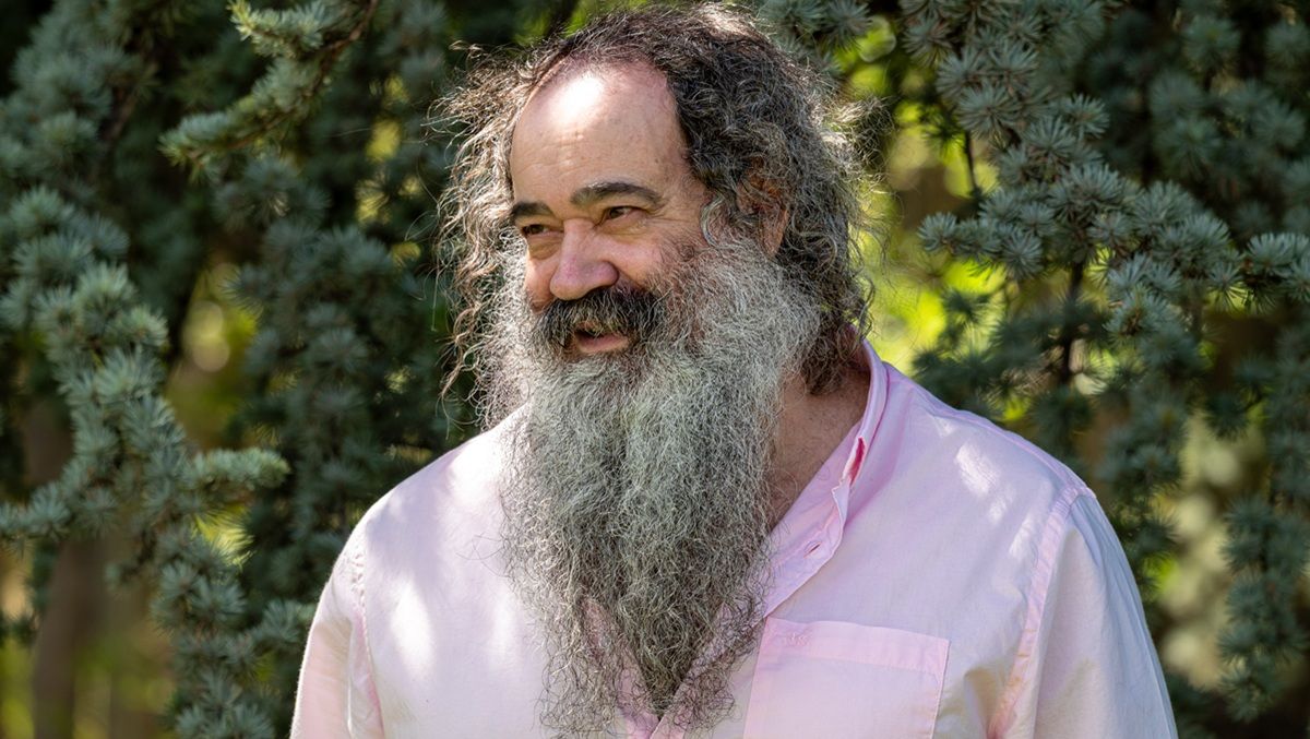 Daniel Ferminades en una nueva presentación de su conferencia Verdades Develadas desde la Conciencia.