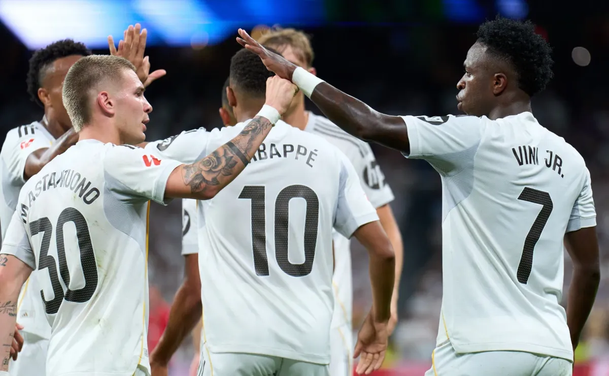 Franco Mastantuono y su tremendo respaldo a Vinicius tras los silbidos en el Santiago Bernabéu