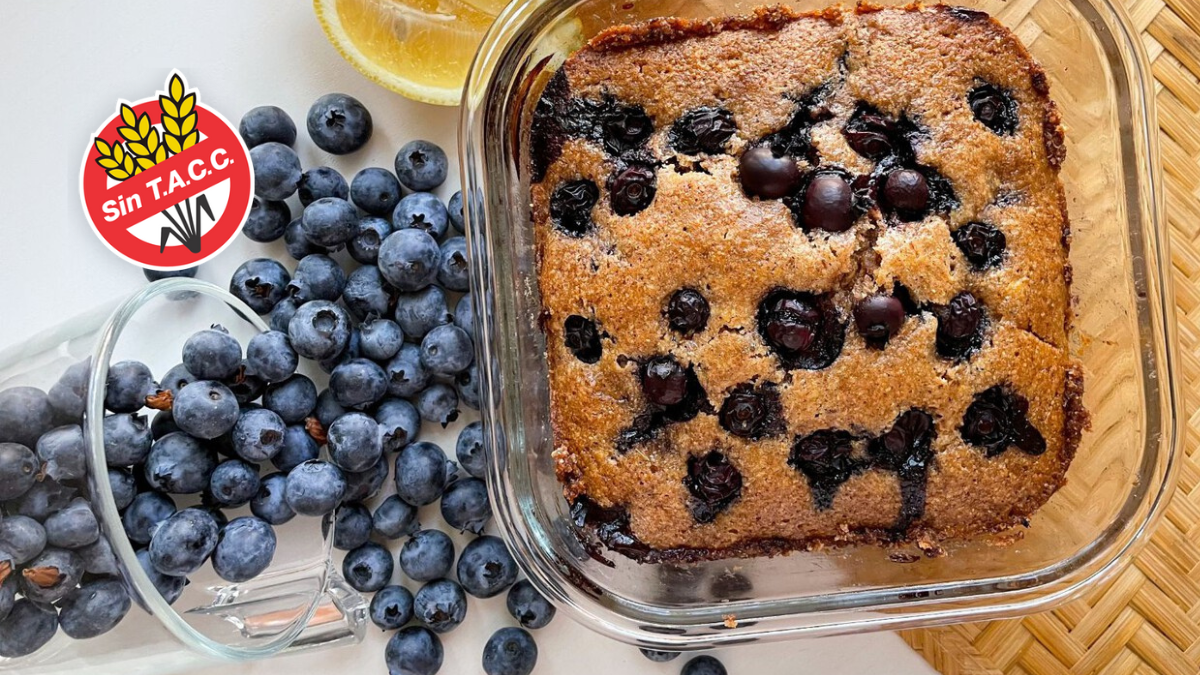 Con esta sencilla receta tendrás un exquisito budín de limón y arándanos sin TACC ni lactosa.