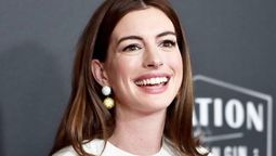Emotiva película. Disney Plus tiene la película con Anne Hathaway que brilla, De amor y otras adicciones.