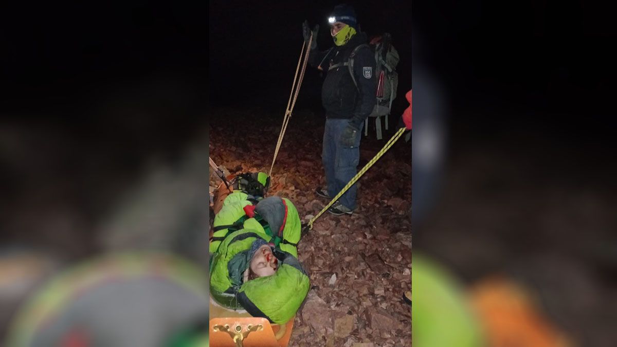 María Cecilia Camargo, de 44 años, se accidentó al intentar arrastrarse por una ladera de hielo y rocas de un cerro de Vallecitos para bajar más rápido.