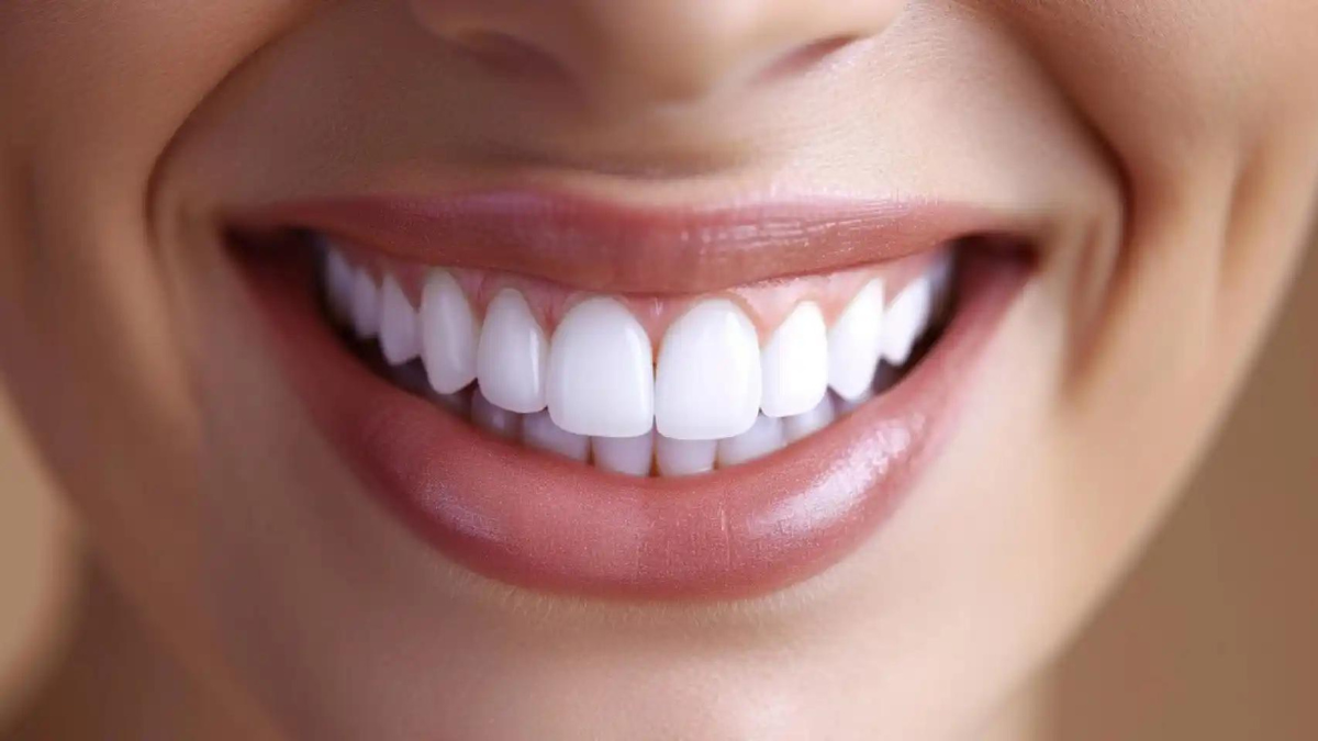 Tener una sonrisa resplandeciente es posible con este sencillo truco casero. 