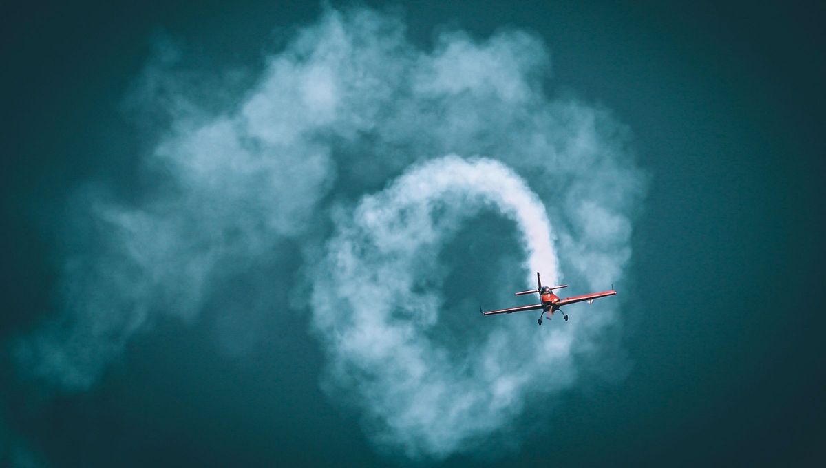En cuanto al medio ambiente, las estelas de condensación tienen un impacto en el balance térmico de la Tierra En cuanto al medio ambiente, las estelas de condensación tienen un impacto en el balance térmico de la Tierra