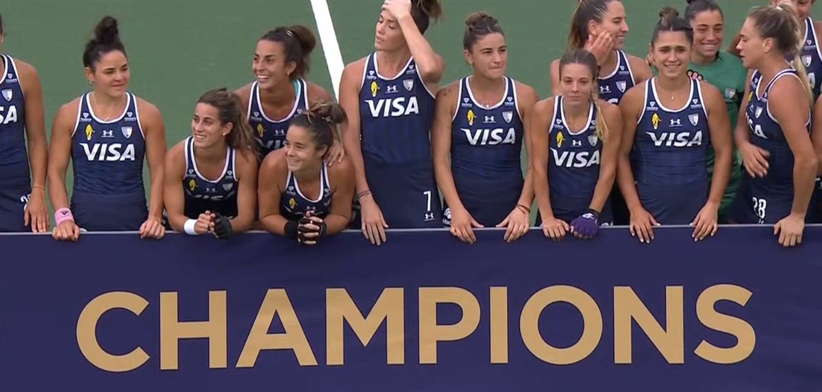 Las Leonas, en plena premiación de la Pro League.