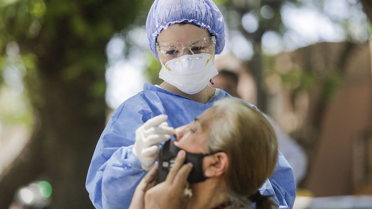 El Gobierno de Mendoza definió un nuevo criterio para hisopar y considerar positivos de Covid por criterio epidemiológico.