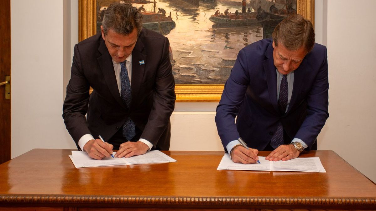 Massa y Suarez tras las conversaciones de este viernes.