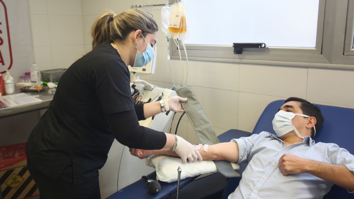 El médico mendocino que se recuperó y donó su plasma: La solidaridad nos va a sacar de esto.