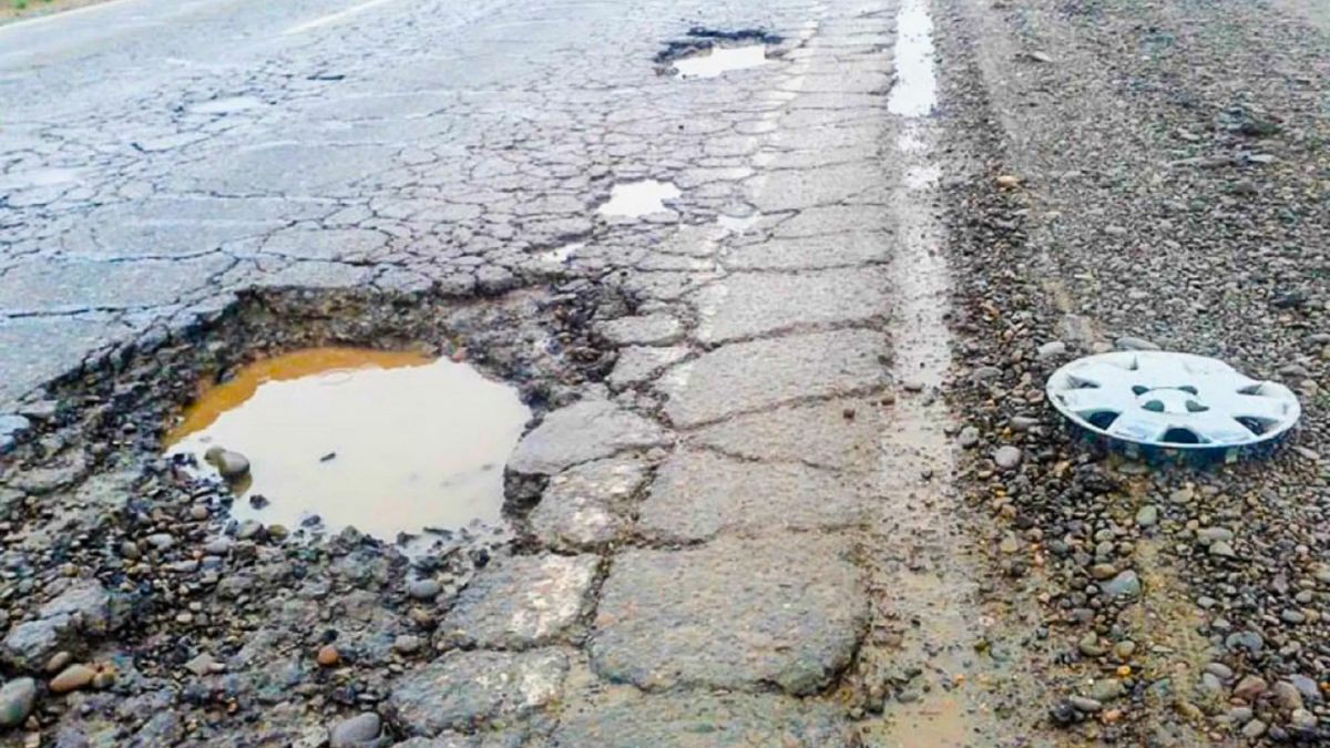 En Mendoza, la ruta 7 est&aacute; seriamente da&ntilde;ada en varios tramos entre San Luis y Chile por lo cual avanza la licitaci&oacute;n.