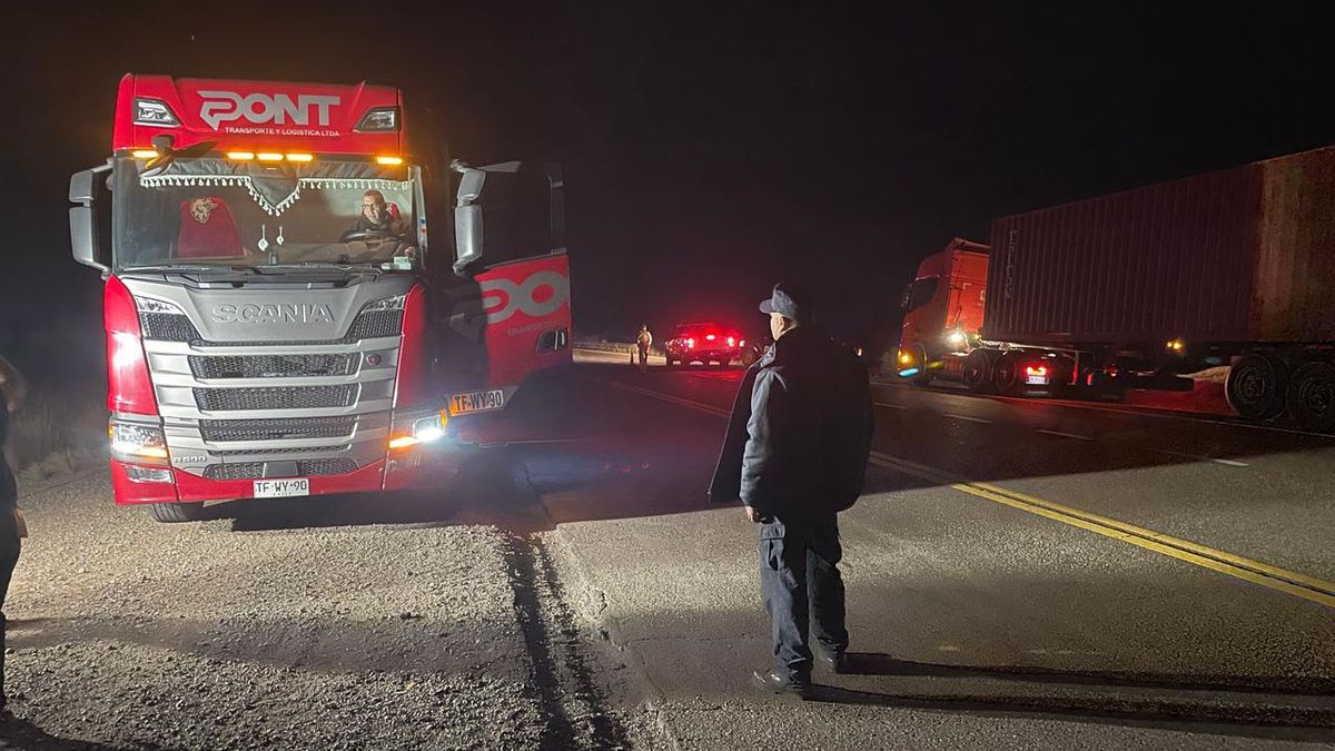 La Policía reguló el tránsito en el lugar del accidente hasta que trasladaron a las víctimas al Hospital Uspallata. Imagen ilustrativa. La Policía reguló el tránsito en el lugar del accidente hasta que trasladaron a las víctimas al Hospital Uspallata. Imagen ilustrativa.
