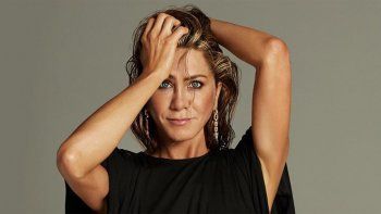 Jennifer Aniston posteó una foto en mini short de jean ¡para el infarto!