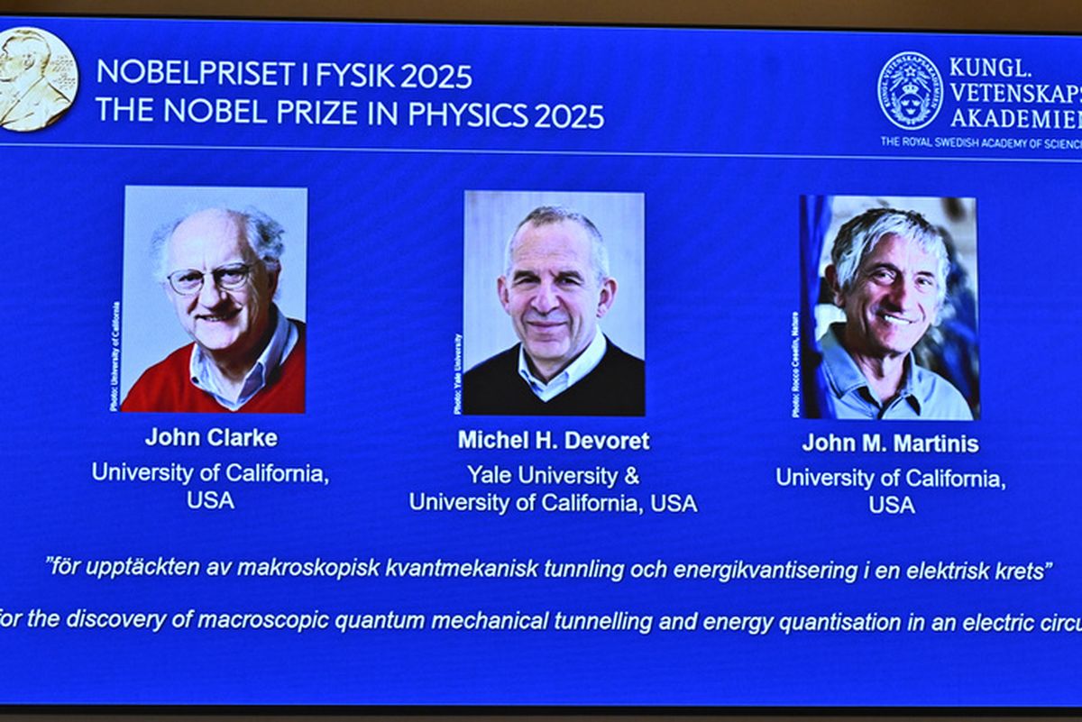 John Clarke, Michel H. Devoret y John M. Martinis, los científicos que ganaron el Premio Nobel de Física 2025. John Clarke, Michel H. Devoret y John M. Martinis, los científicos que ganaron el Premio Nobel de Física 2025.