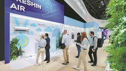 Un estand del fabricante chino de electrónica de consumo TCL durante la IFA 2025, la feria comercial líder a nivel mundial de electrónica de consumo celebrada en Berlín, Alemania. PARA USO DE CHINA DAILY
