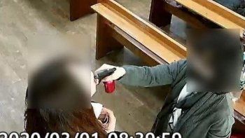 Coronavirus: se infectaron 46 fieles de una iglesia al compartir el aerosol bucal