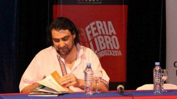 Leo Martí presenta su nuevo libro Caprichos En-sayos