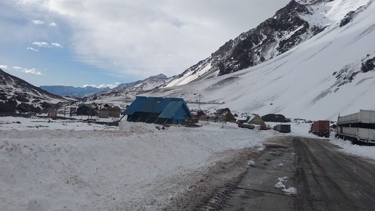 La semana pasada se vivió una angustiante situación en alta montaña, debido a un atascamiento de más de 400 vehículos en pleno temporal de nieve.