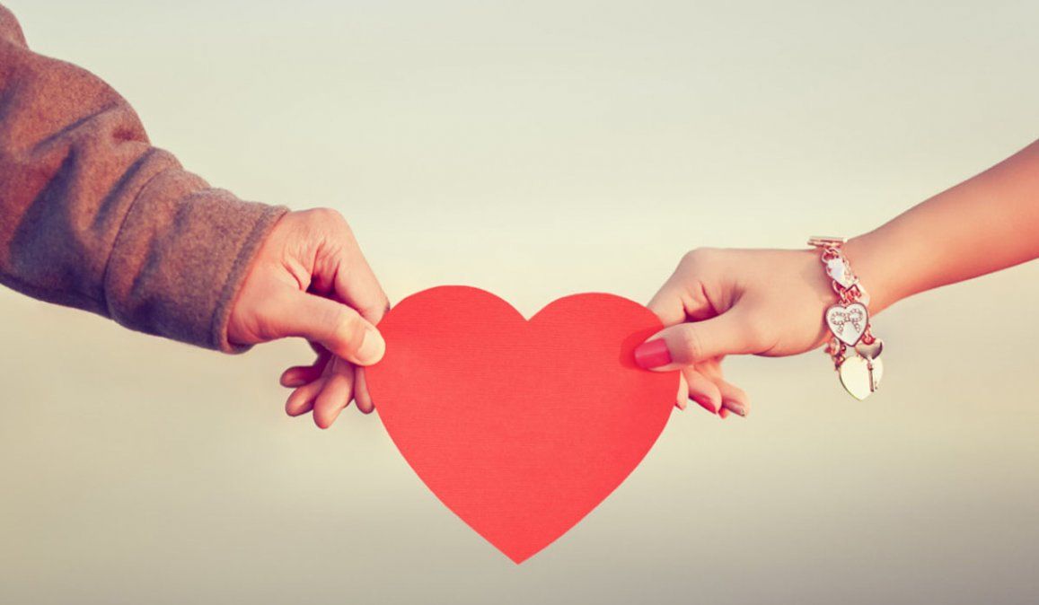 Horóscopo de hoy para cada signo: cómo nos irá en el amor y el trabajo