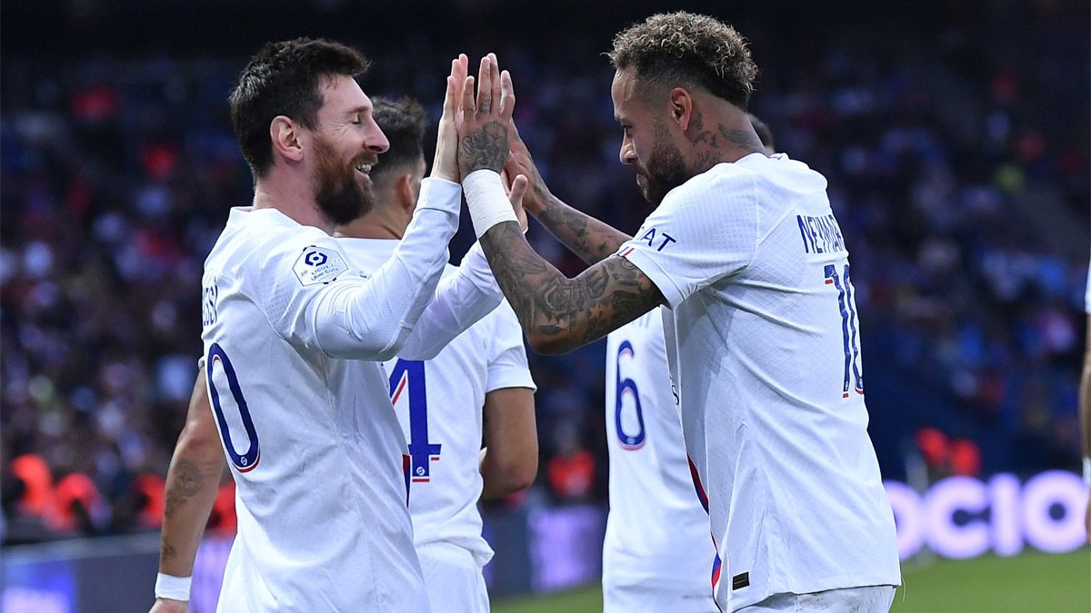 Lionel Messi celebra su conquista en el PSG junto a su amigo Neymar.