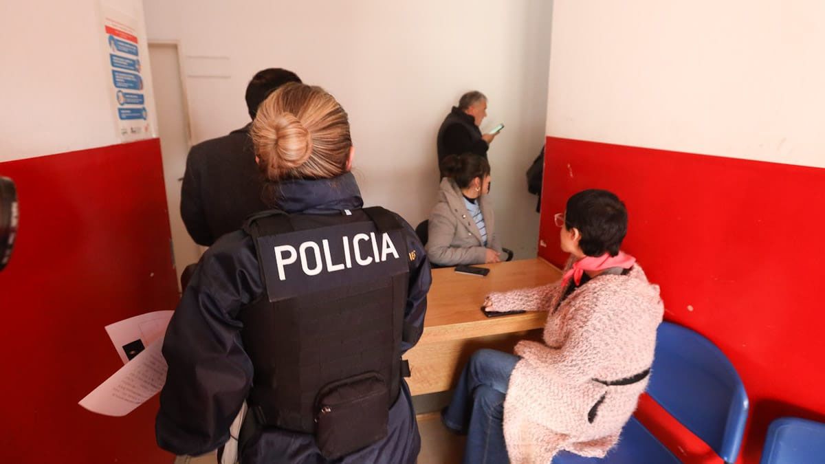 El viernes pasado hubo un allanamiento en Las Heras por una causa judicial por posible fraude con cooperativas municipales. El viernes pasado hubo un allanamiento en Las Heras por una causa judicial por posible fraude con cooperativas municipales.