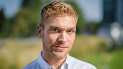 Bartlomiej Deklewa, protagonista de Principiantes totales, la miniserie polaca de Netflix.
