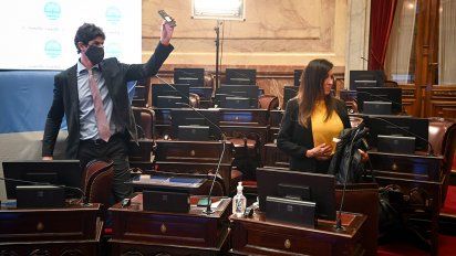  Lousteau y Rodriguez Machado se retiran del recinto donde se aprobo la prorroga de las sesiones virtuales