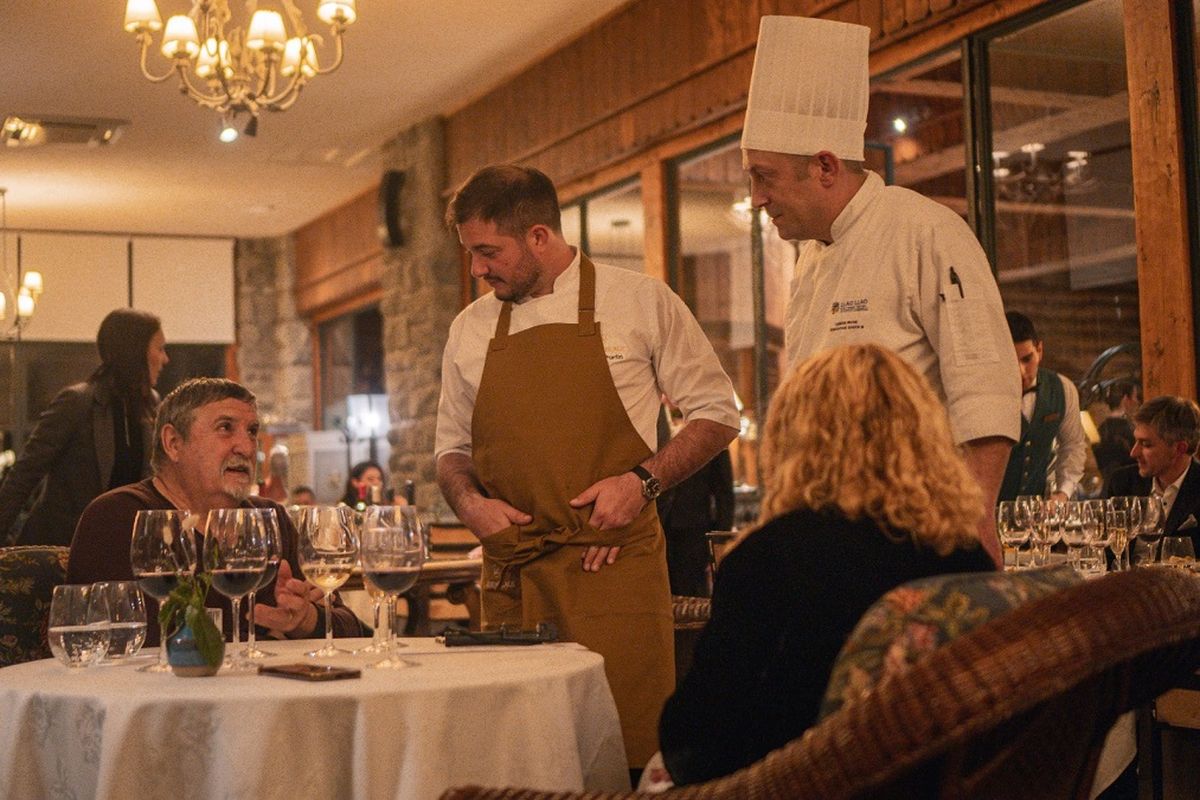 Assemblage, con su cocina de suelo Argentino y Cielo Francés, abrió sus puertas en Noviembre de 2023. Assemblage, con su cocina de suelo Argentino y Cielo Francés, abrió sus puertas en Noviembre de 2023.