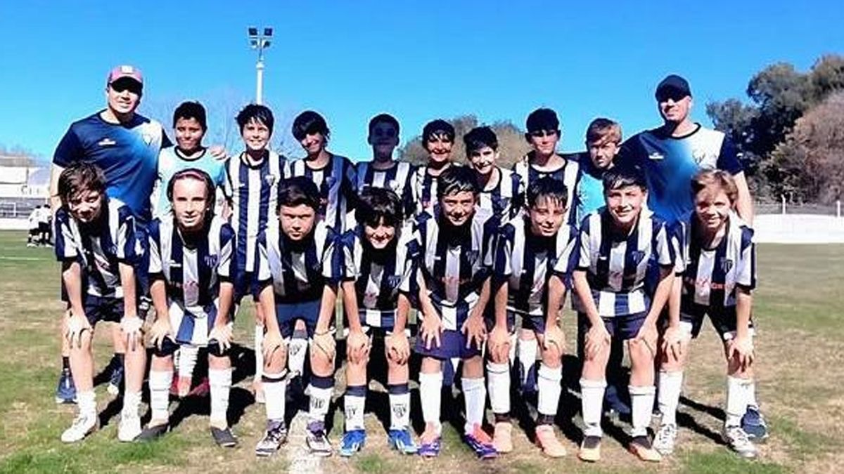 La 2013 de Academia Chacras es campeona de la Liga Mendocina.