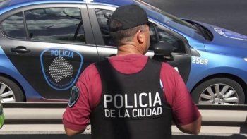 Video: un automovilista se resistió a un control en Retiro, arrastró al policía y escapó